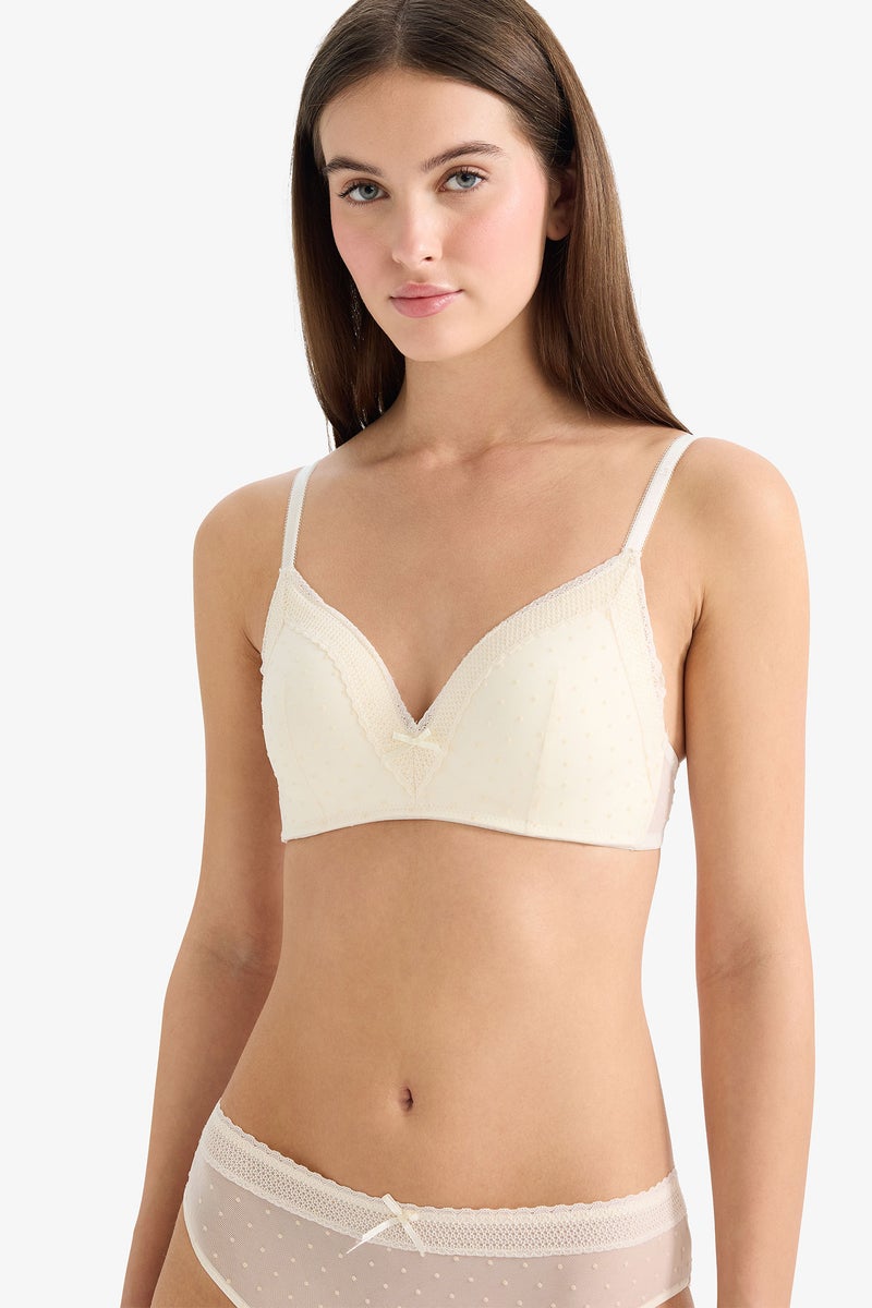 DeFacto White Woman Lace Detail Tulle Covered Padded Underwired T-Shirt Bra Casual - Image 4